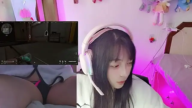 Snapshot of Song_99 chatting on 04.08.26 Song 99 online show from 04.08.26