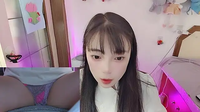 Snapshot of Song_99 chatting on 04.10.26 Song 99 online show from 04.10.26