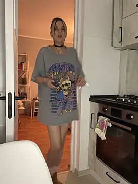 Snapshot of bunnythetailor chatting on 01.29.25 bunnythetailor online show from 01.29.25