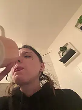 Snapshot of bunnythetailor chatting on 02.16.25 bunnythetailor online show from 02.16.25