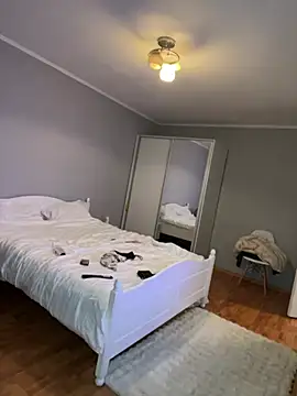 Snapshot of bunnythetailor chatting on 02.28.25 bunnythetailor online show from 02.28.25