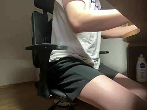 Snapshot of Phil_6677 chatting on 11.26.25 Phil 6677 online show from 11.26.25