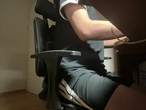 Snapshot of Phil_6677 chatting on 12.01.25 Phil 6677 online show from 12.01.25