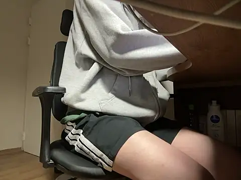 Snapshot of Phil_6677 chatting on 12.03.25 Phil 6677 online show from 12.03.25