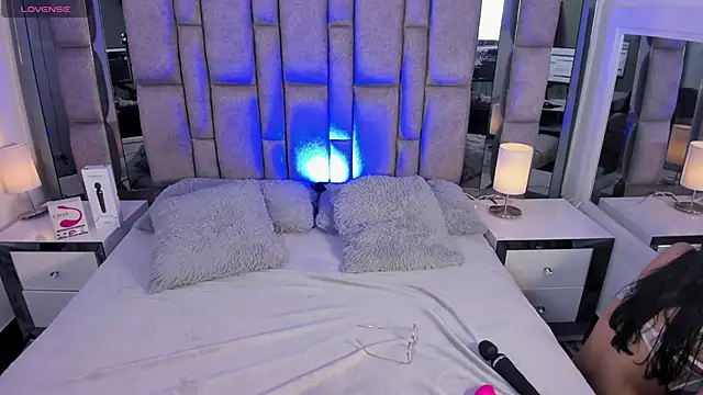 Bonet iris online show from 04.14.26