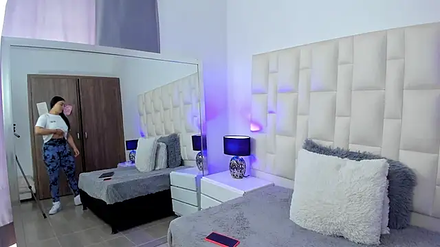 Ariana rouse online show from 09.17.25