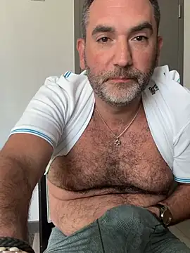Snapshot of harrychest chatting on 06.09.26 harrychest online show from 06.09.26