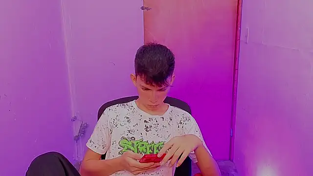 Snapshot of Alexxx_lov chatting on 02.27.26 Alexxx lov online show from 02.27.26