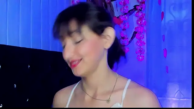 Snapshot of vicky__skinny_1 chatting on 02.18.25 vicky  skinny 1 online show from 02.18.25