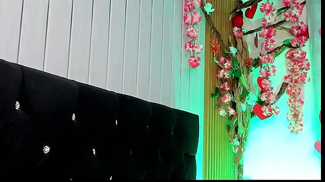 Snapshot of vicky__skinny_1 chatting on 02.19.25 vicky  skinny 1 online show from 02.19.25