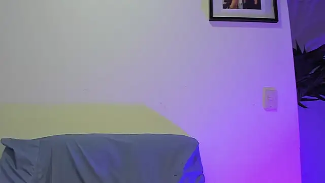 Snapshot of vicky__skinny_1 chatting on 03.08.25 vicky  skinny 1 online show from 03.08.25