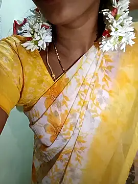 Snapshot of TeluguammayiMahi chatting on 04.11.26 TeluguammayiMahi online show from 04.11.26