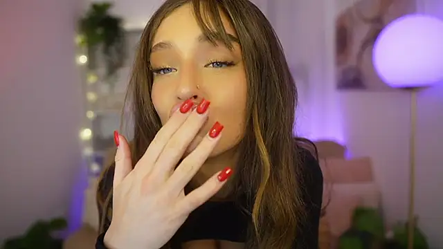 Clara Nia online show from 02.08.26