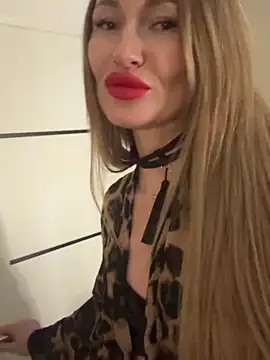 Snapshot of Sweet_Pussy2024 chatting on 02.23.25 Sweet Pussy2024 online show from 02.23.25