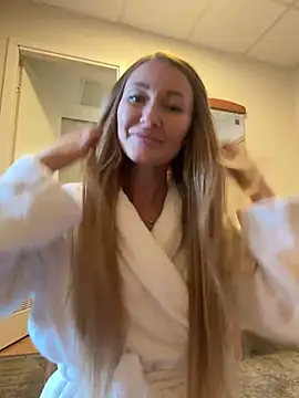 Snapshot of Sweet_Pussy2024 chatting on 03.02.25 Sweet Pussy2024 online show from 03.02.25