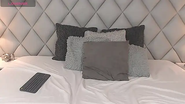 Snapshot of LalyCastro chatting on 02.17.25 LalyCastro online show from 02.17.25