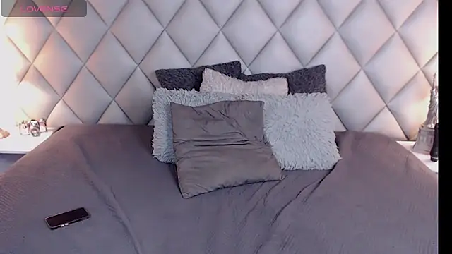 Snapshot of LalyCastro chatting on 03.09.25 LalyCastro online show from 03.09.25