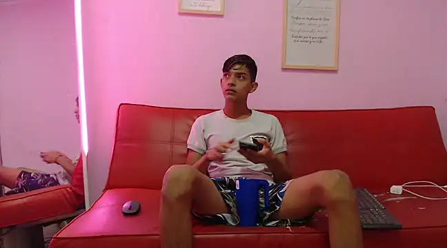 Snapshot of KING_STYLE2 chatting on 03.03.25 KING STYLE2 online show from 03.03.25