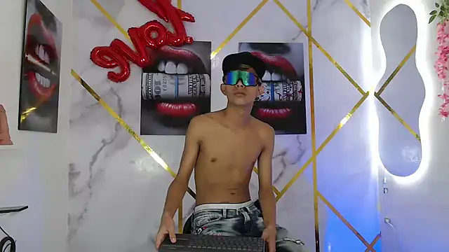 Snapshot of KING_STYLE2 chatting on 03.22.25 KING STYLE2 online show from 03.22.25