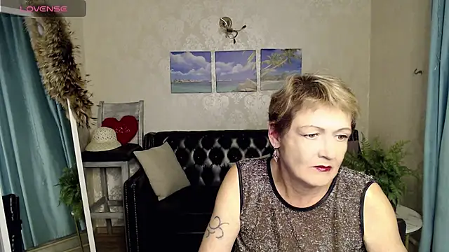 Snapshot of SexyGrandma_ chatting on 10.03.25 SexyGrandma  online show from 10.03.25