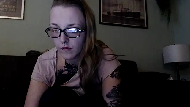 Astrid-Gilbert online show from 02.04.25