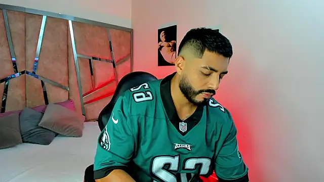 Snapshot of LeandroRusso chatting on 02.05.25 LeandroRusso online show from 02.05.25