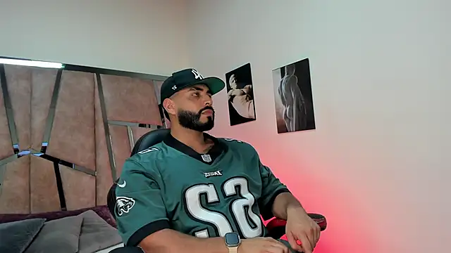 Snapshot of LeandroRusso chatting on 02.20.25 LeandroRusso online show from 02.20.25