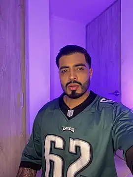 Snapshot of LeandroRusso chatting on 11.09.25 LeandroRusso online show from 11.09.25