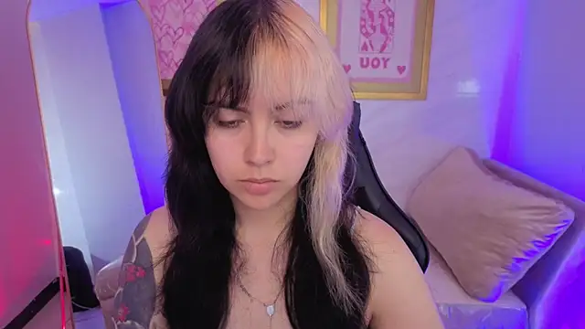 Hela v online show from 02.11.26