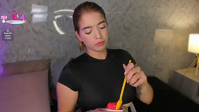Hanna Vasquez online show from 06.10.26