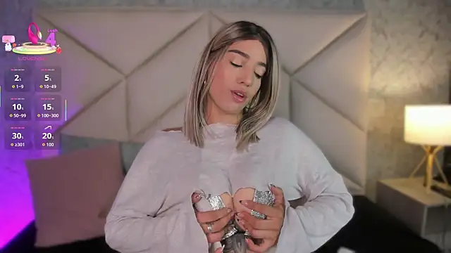 Hanna Vasquez online show from 06.11.26