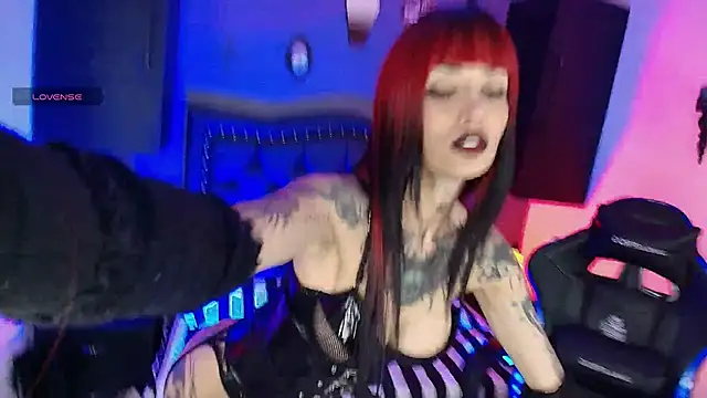 IsisRaichuu  online show from 07.01.26