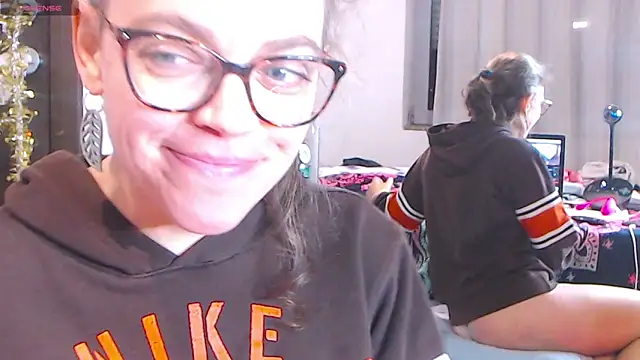 Ju-Hot online show from 01.06.25