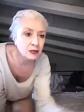 Snapshot of divinaerotica chatting on 02.22.25 divinaerotica online show from 02.22.25