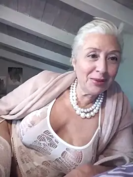 divinaerotica online show from 04.13.26