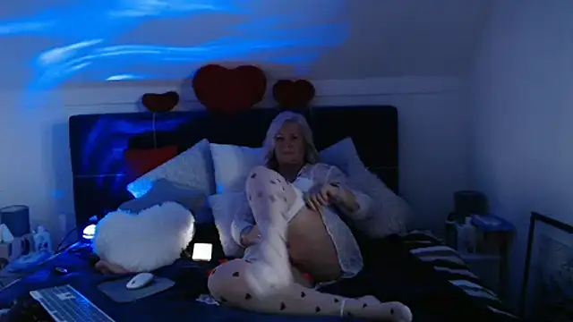 Juliana60 online show from 03.10.25