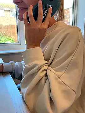 Snapshot of Phoebe_Lily chatting on 10.15.25 Phoebe Lily online show from 10.15.25