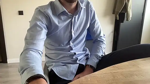 Snapshot of bullyboyy chatting on 09.16.25 bullyboyy online show from 09.16.25