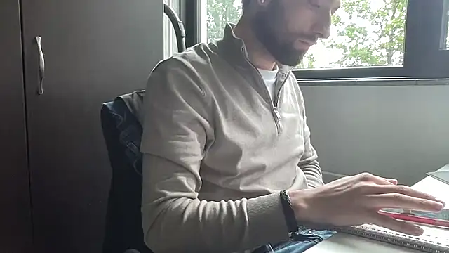 Snapshot of bullyboyy chatting on 10.03.25 bullyboyy online show from 10.03.25