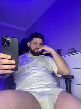 Snapshot of lucas_kazimm chatting on 02.25.25 lucas kazimm online show from 02.25.25