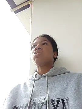 Zaira Rose  online show from 09.16.25