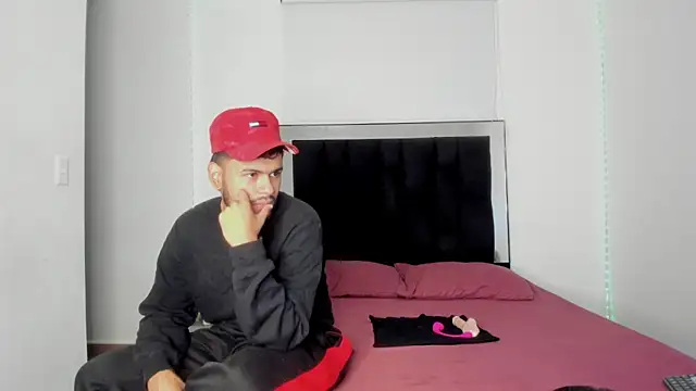 Snapshot of victoriacolin chatting on 03.19.26 victoriacolin online show from 03.19.26