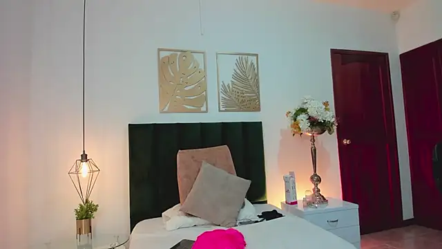 Snapshot of RebecaSanderss chatting on 03.03.25 RebecaSanderss online show from 03.03.25