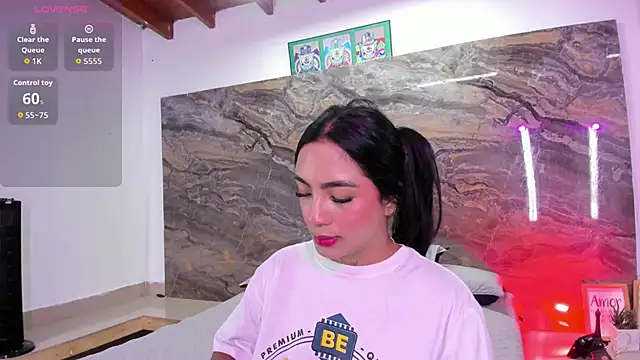 Snapshot of Estefy_gomez09 chatting on 04.22.26 Estefy gomez09 online show from 04.22.26