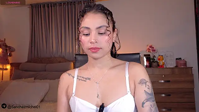 Marivimichel1 online show from 11.21.25