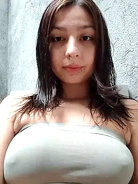 Snapshot of Maiden-Hot chatting on 04.27.26 Maiden-Hot online show from 04.27.26