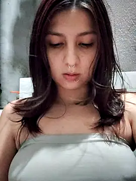 Snapshot of Maiden-Hot chatting on 05.19.26 Maiden-Hot online show from 05.19.26