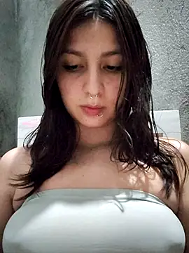 Snapshot of Maiden-Hot chatting on 05.27.26 Maiden-Hot online show from 05.27.26