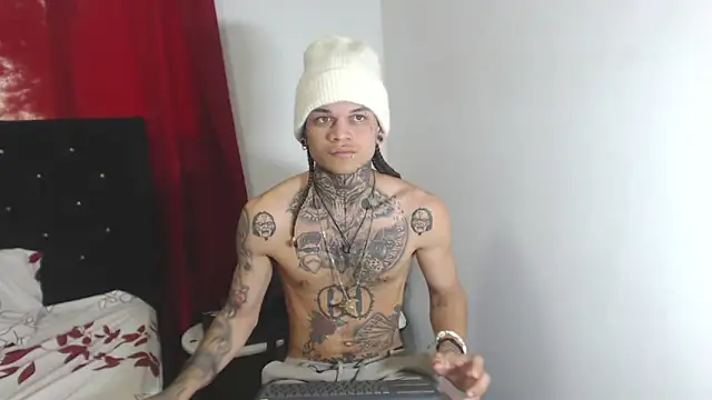 hot man05 online show from 02.28.25