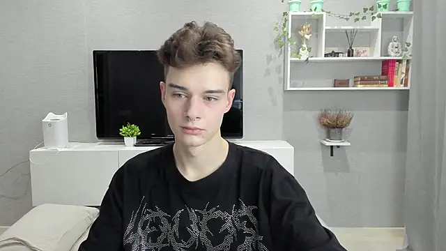 Snapshot of avegothy- chatting on 01.31.25 avegothy- online show from 01.31.25